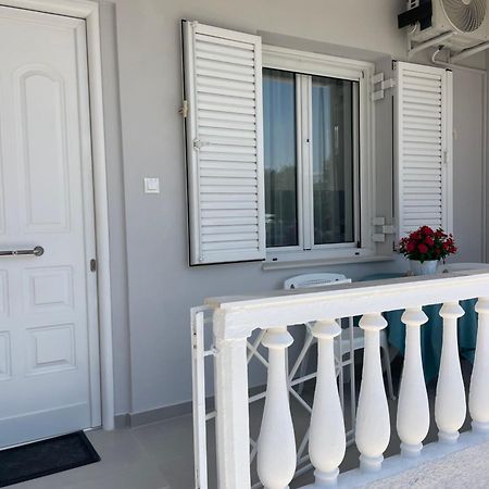 Kyma Luxury Suite Kiáton Exteriör bild