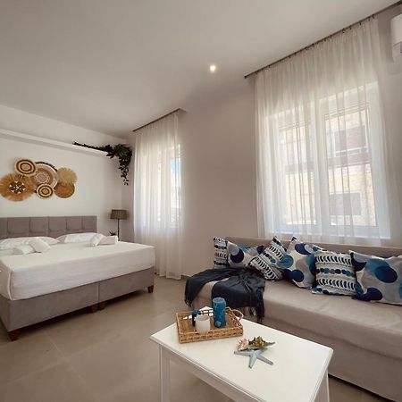Kyma Luxury Suite Kiáton Exteriör bild